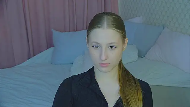 BritneyCruze online show from 10, 3, 2025