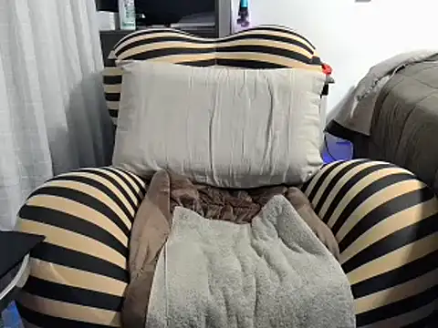 ChunkyMonkey007 online show from 4, 12, 2024