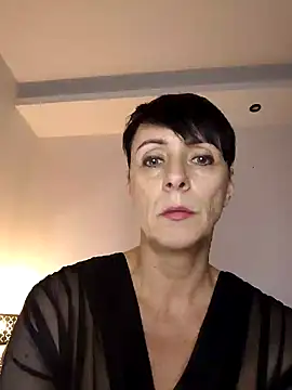 Snapshot of YOURHESZTIA chatting on 2, 12, 2024 YOURHESZTIA online show from 2, 12, 2024