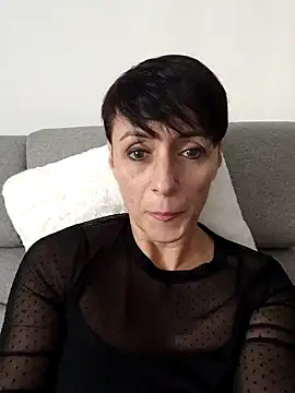 Snapshot of YOURHESZTIA chatting on 17, 12, 2024 YOURHESZTIA online show from 17, 12, 2024