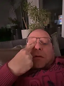 coupleLatinaLovers online show from 18, 12, 2024