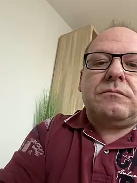 coupleLatinaLovers online show from 10, 1, 2025