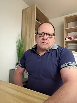 coupleLatinaLovers online show from 7, 2, 2025