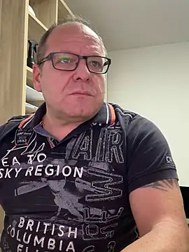 coupleLatinaLovers online show from 30, 10, 2025