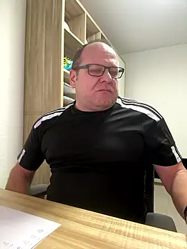 coupleLatinaLovers online show from 6, 1, 2026