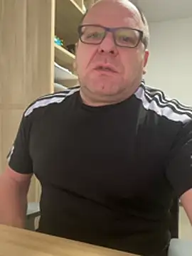 coupleLatinaLovers online show from 10, 2, 2026