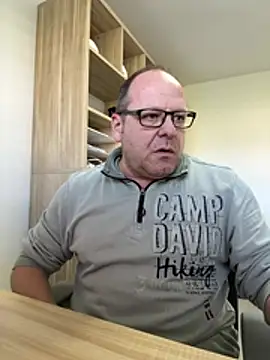 coupleLatinaLovers online show from 27, 2, 2026