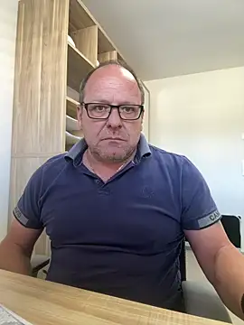 coupleLatinaLovers online show from 22, 4, 2026