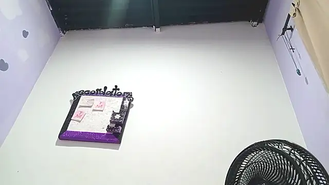 PetiteIvoryQueen19 online show from 23, 12, 2024