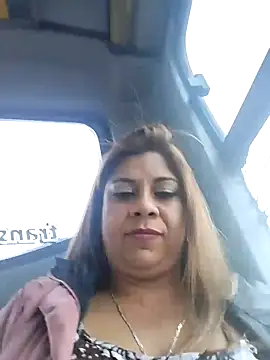 Laura-Hernandez online show from 11, 3, 2025