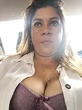 Laura-Hernandez online show from 28, 9, 2025