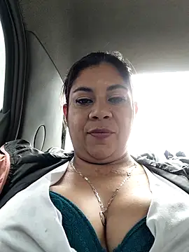 Snapshot of Laura-Hernandez chatting on 9, 3, 2026 Laura-Hernandez online show from 9, 3, 2026