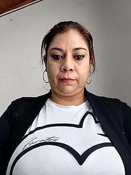 Snapshot of Laura-Hernandez chatting on 14, 4, 2026 Laura-Hernandez online show from 14, 4, 2026