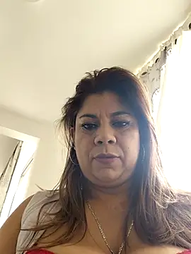 Snapshot of Laura-Hernandez chatting on 18, 4, 2026 Laura-Hernandez online show from 18, 4, 2026