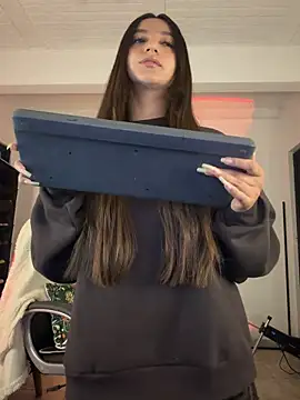 Snapshot of aly_golden_ chatting on 18, 5, 2026 aly golden online show from 18, 5, 2026