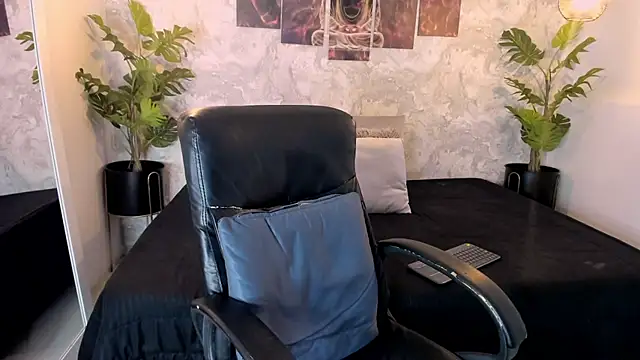 Regan   online show from 2, 10, 2025