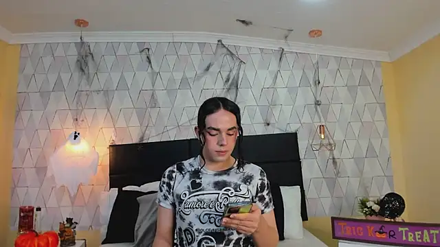 JustinePerry online show from 22, 10, 2025