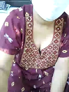 Snapshot of aliseanu chatting on 17, 12, 2024 aliseanu online show from 17, 12, 2024