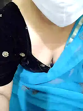 Snapshot of aliseanu chatting on 24, 12, 2024 aliseanu online show from 24, 12, 2024