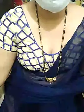 Snapshot of aliseanu chatting on 2, 2, 2025 aliseanu online show from 2, 2, 2025