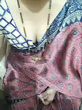 Snapshot of aliseanu chatting on 5, 2, 2025 aliseanu online show from 5, 2, 2025