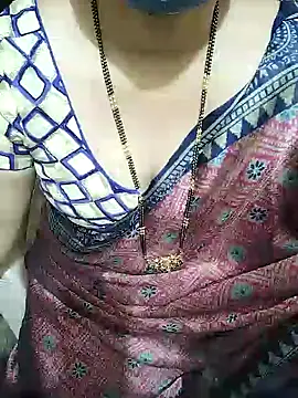 Snapshot of aliseanu chatting on 5, 2, 2025 aliseanu online show from 5, 2, 2025