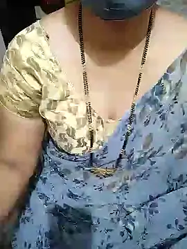 Snapshot of aliseanu chatting on 8, 2, 2025 aliseanu online show from 8, 2, 2025