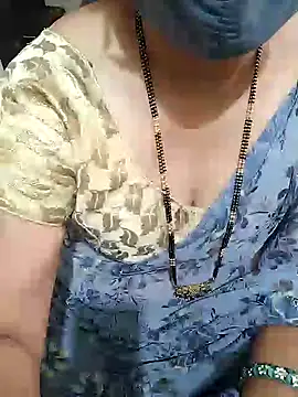 Snapshot of aliseanu chatting on 8, 2, 2025 aliseanu online show from 8, 2, 2025