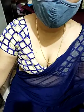 Snapshot of aliseanu chatting on 2, 3, 2025 aliseanu online show from 2, 3, 2025