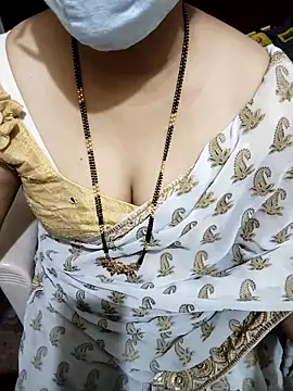 Snapshot of aliseanu chatting on 7, 3, 2025 aliseanu online show from 7, 3, 2025