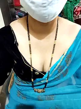 Snapshot of aliseanu chatting on 8, 3, 2025 aliseanu online show from 8, 3, 2025