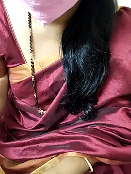 Snapshot of aliseanu chatting on 13, 10, 2025 aliseanu online show from 13, 10, 2025