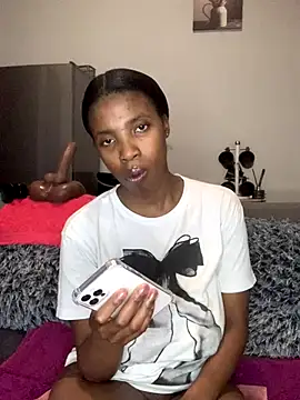 Snapshot of Queen-Boobylicious chatting on 20, 10, 2025 Queen-Boobylicious online show from 20, 10, 2025