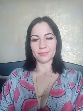 Snapshot of FireLily332 chatting on 5, 1, 2025 FireLily332 online show from 5, 1, 2025