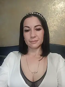 Snapshot of FireLily332 chatting on 11, 1, 2025 FireLily332 online show from 11, 1, 2025