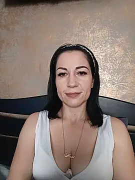 Snapshot of FireLily332 chatting on 6, 2, 2025 FireLily332 online show from 6, 2, 2025