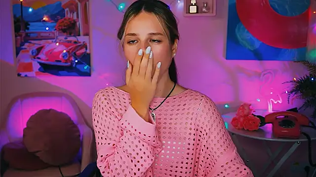 Snapshot of DeboraLarson chatting on 15, 12, 2024 DeboraLarson online show from 15, 12, 2024