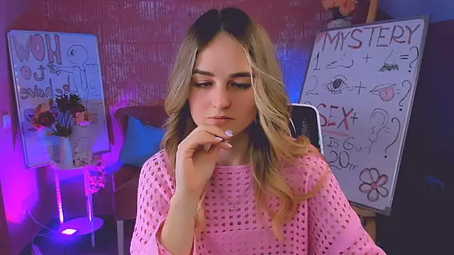 Snapshot of DeboraLarson chatting on 21, 2, 2025 DeboraLarson online show from 21, 2, 2025