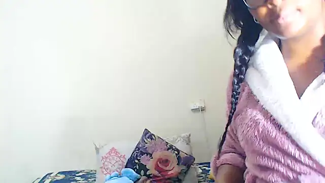 Snapshot of veronica1xxx chatting on 10, 7, 2026 veronica1xxx online show from 10, 7, 2026