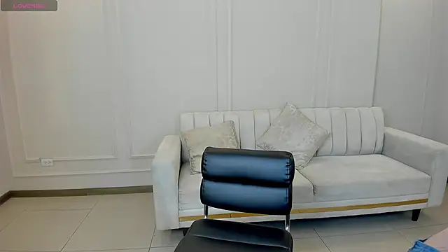 StacyWoods online show from 2, 4, 2026