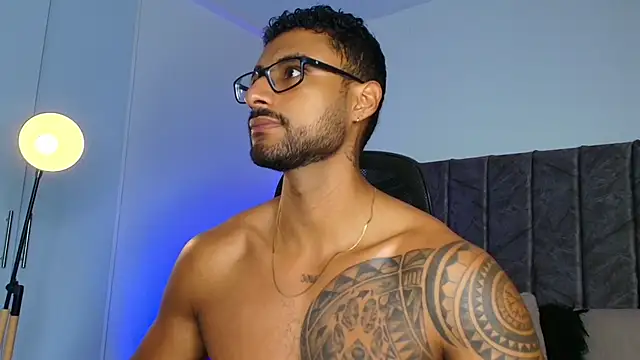 Snapshot of LiamGarcia1 chatting on 27, 10, 2025 LiamGarcia1 online show from 27, 10, 2025