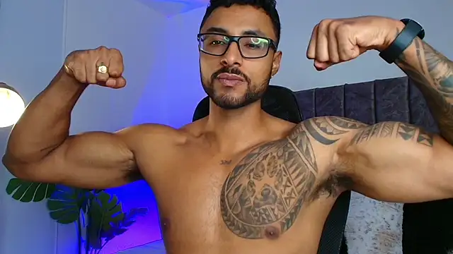 Snapshot of LiamGarcia1 chatting on 5, 11, 2025 LiamGarcia1 online show from 5, 11, 2025