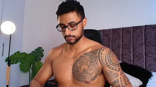 Snapshot of LiamGarcia1 chatting on 17, 11, 2025 LiamGarcia1 online show from 17, 11, 2025