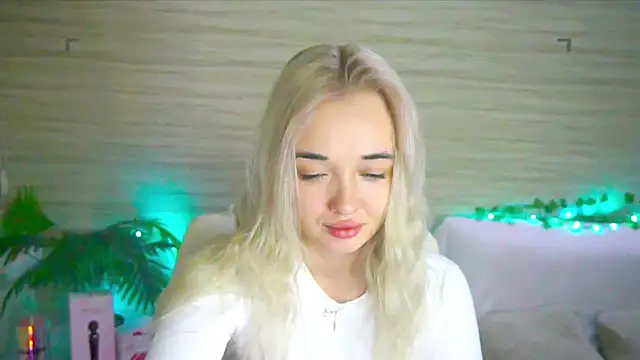 Ashley S online show from 25, 9, 2025