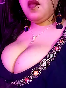 Suhanakhan00 online show from 6, 2, 2025