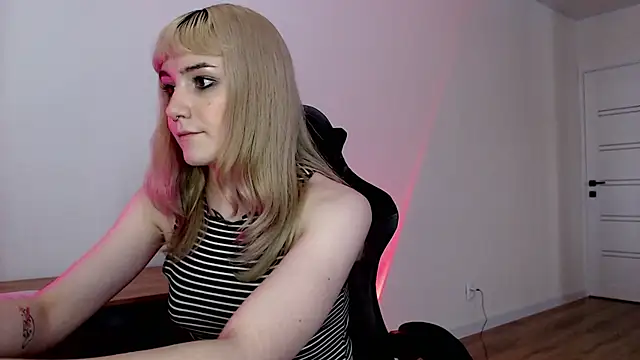 Princess Shy    online show from 4, 3, 2025