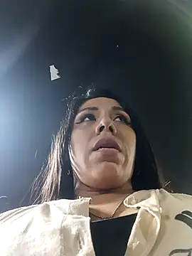 Karenn12 online show from 8, 11, 2025