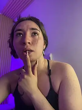 Sophie LS online show from 2, 2, 2025