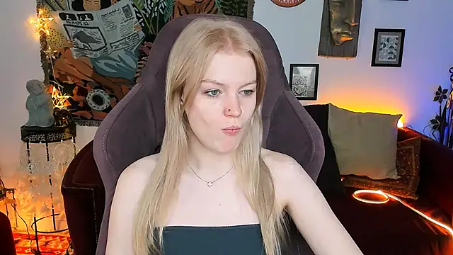Snapshot of GraceGlamour chatting on 8, 2, 2025 GraceGlamour online show from 8, 2, 2025