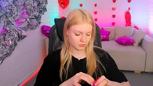Snapshot of GraceGlamour chatting on 22, 2, 2025 GraceGlamour online show from 22, 2, 2025